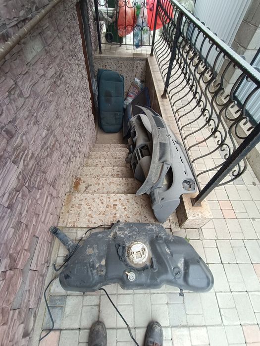 Отдам даром запчасти на Фиат Пунто 1 поколения