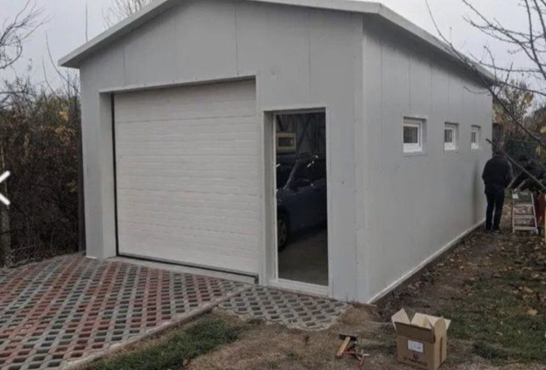Garaje auto din structura metalica si panou sandwich termoizolant, dim