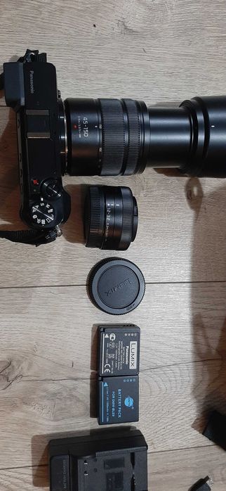 Vand panasonic DMC gx80 cu doua obiective