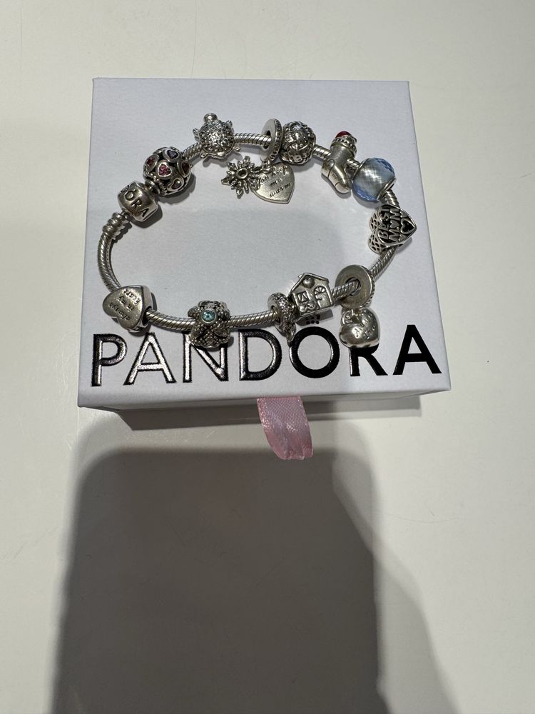 Браслет Pandora и 12 шармиков