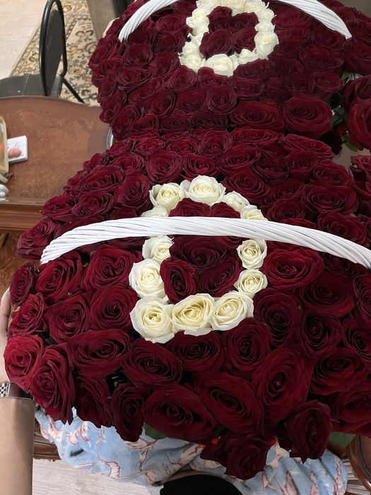 Продаю цветы 75штук свежие!!