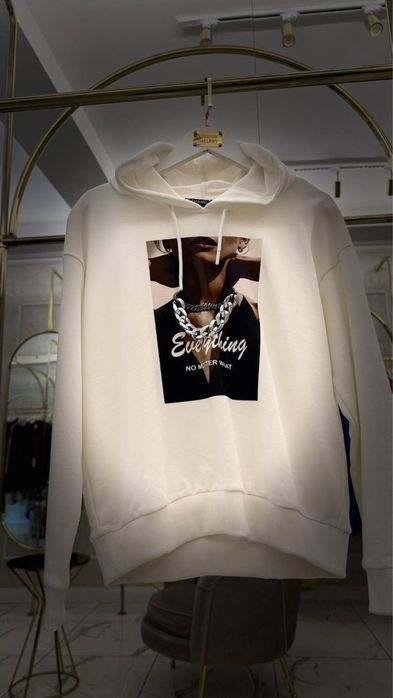 Блузи различни модели