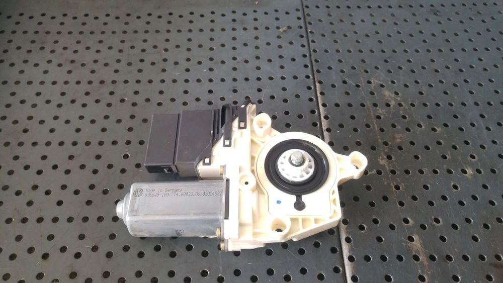 Motoras macara stanga spate vw touran 1t 1k0959703b