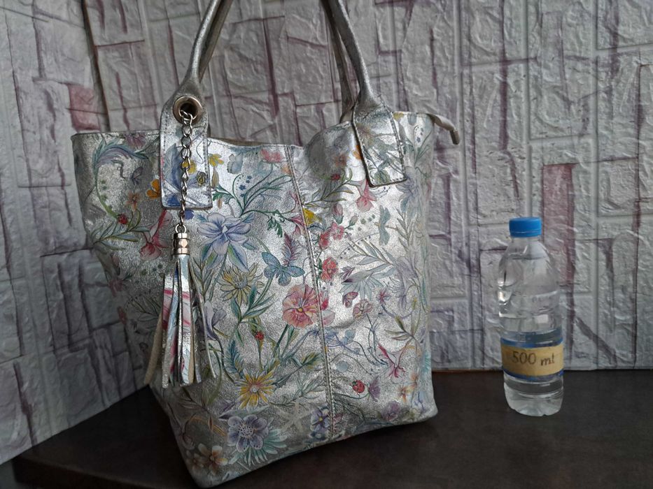 дамска чанта ,сребриста торба-естествена кожа