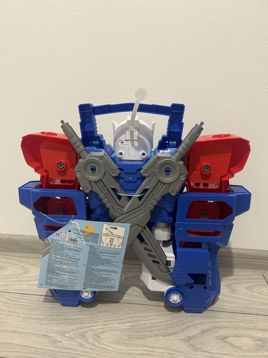 Robot cu 10 figurine jucarie