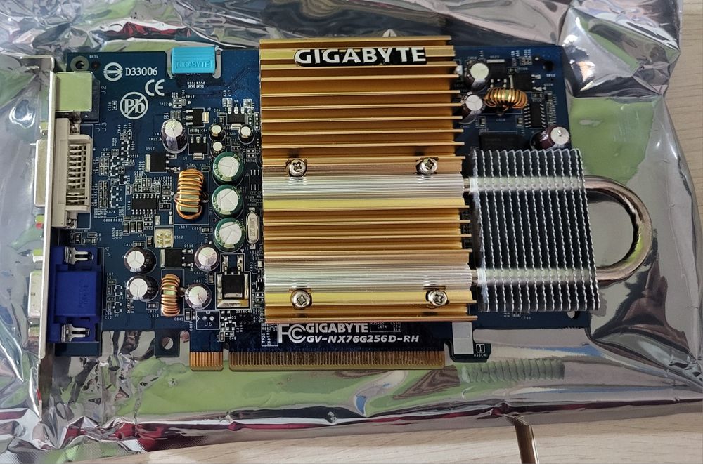 GIGABYTE GeForce 7600GS 256MB