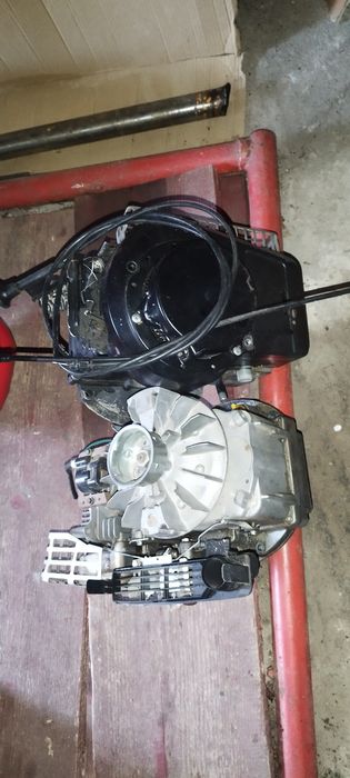 Motoare benzina masina tuns gazon