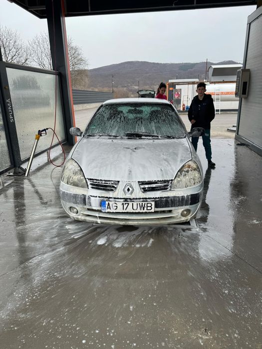 De vînzare mașina de navetă sau pentru începători