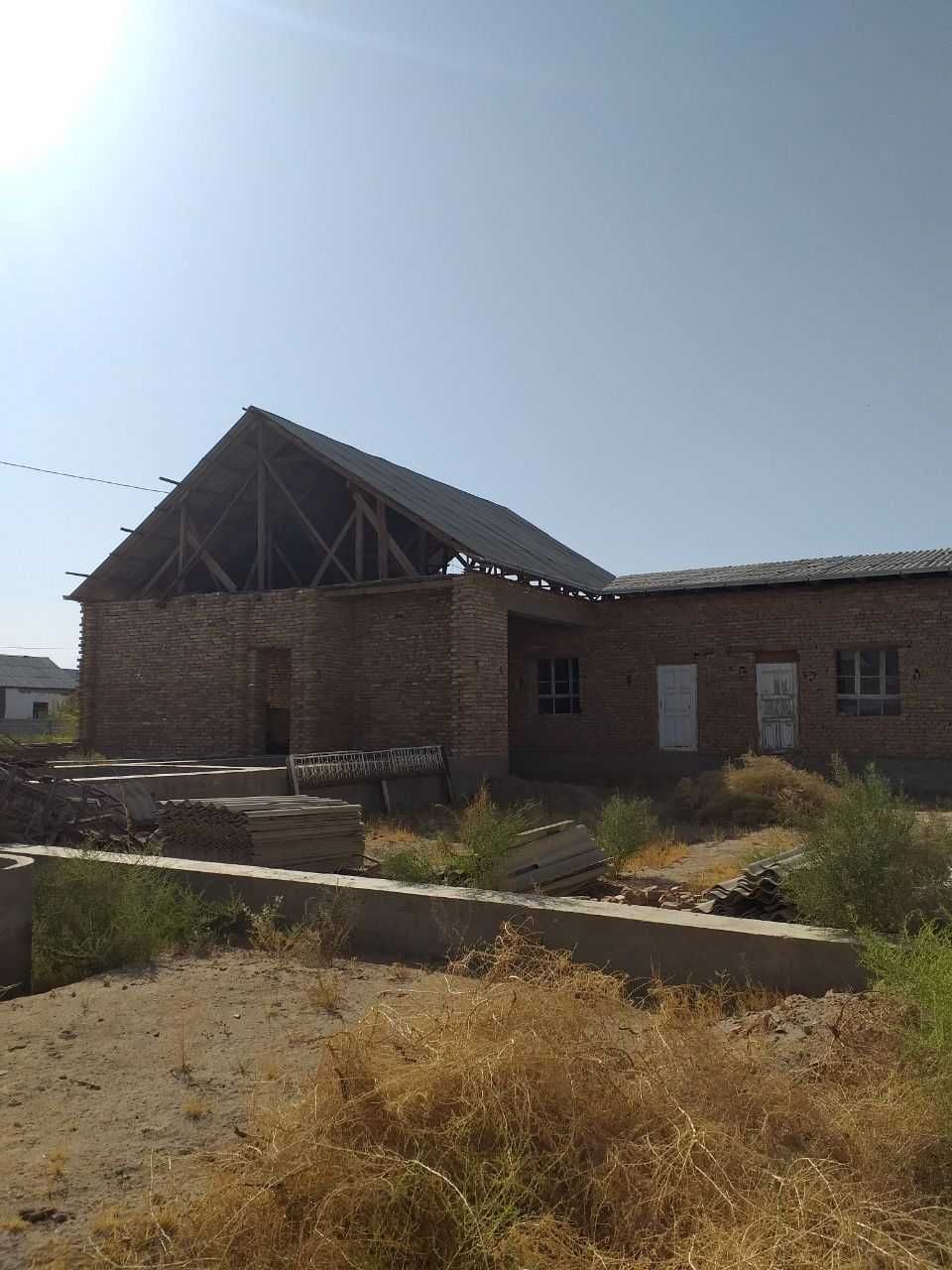 Ximiya (Uchqizil) yarim tayyor uy darhol sotiladi