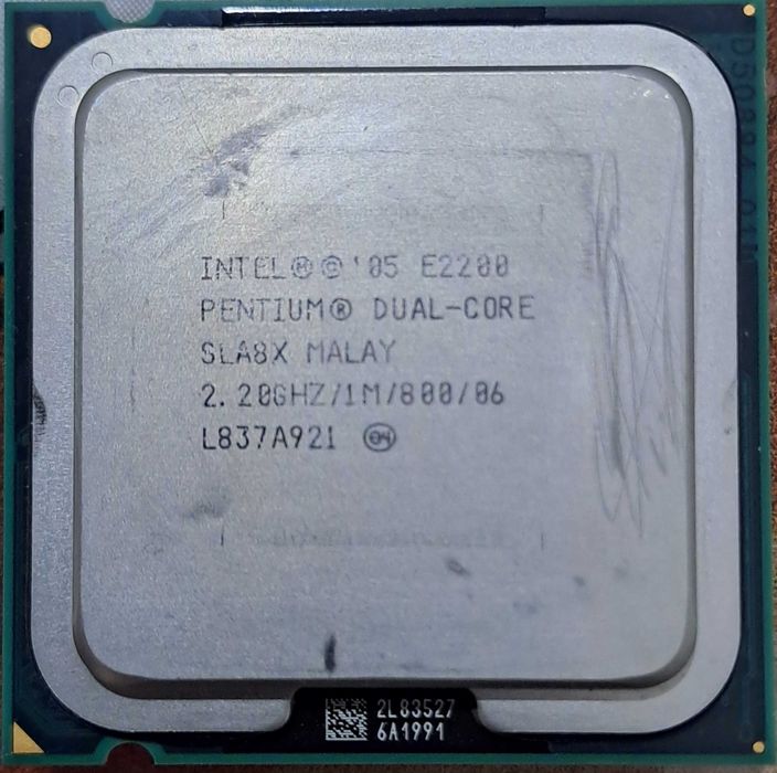 2 gb ram , intel 05 E2200 pentium