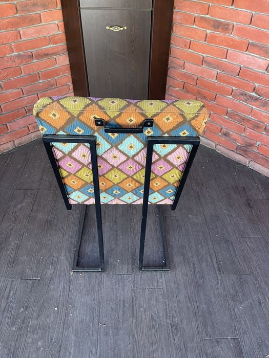 Столове от метал и дърво