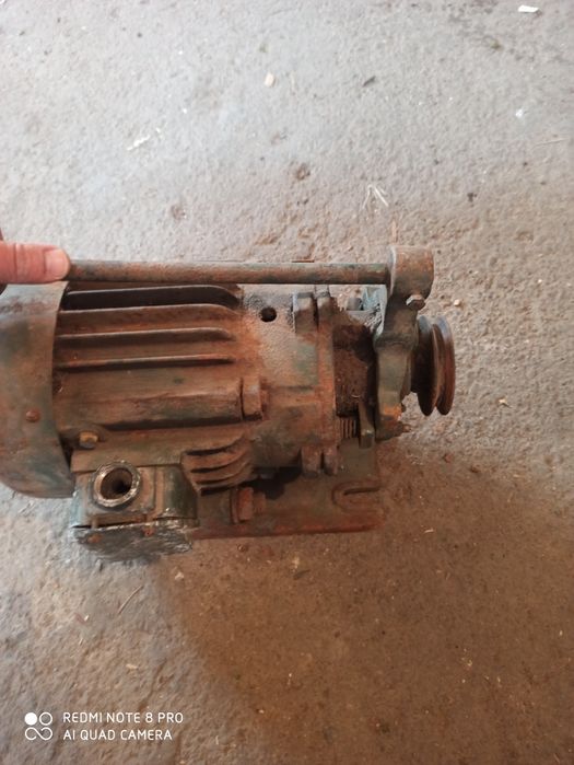 Ел. Двигател може би е от шевна машина