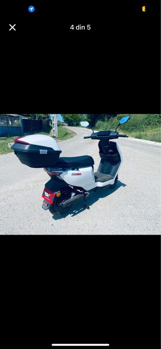 Vand Scuter Electric  RKS