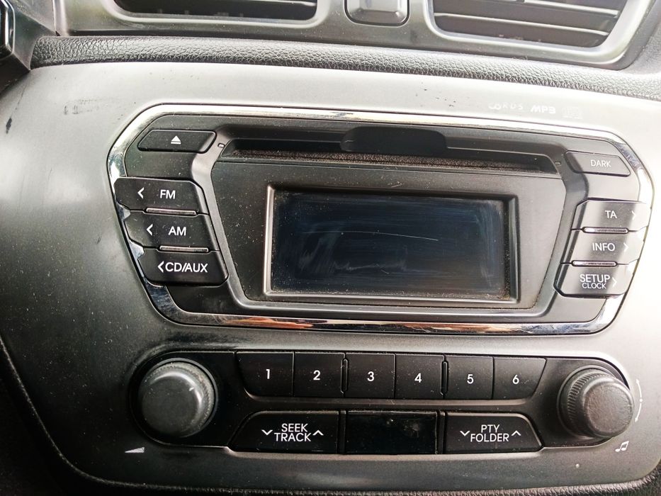 Магнитофон магнитола на авто Киа Рио 15год