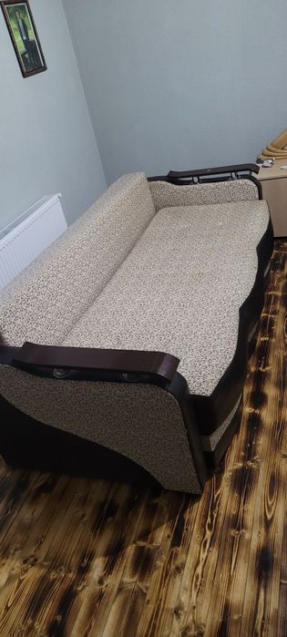 Vând canapea extensibila ca și noua a fost ținută pe post de decor