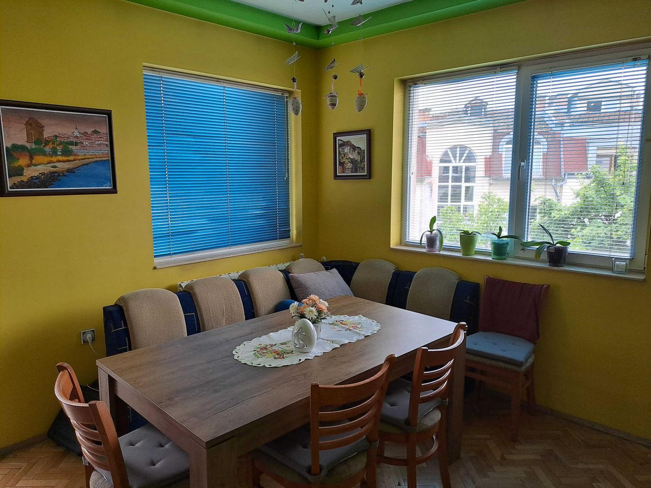 Продава се Четиристаен апартамент в Плевен, Идеален център - 106 кв.м за 1651 €/кв.м - Снимка #2