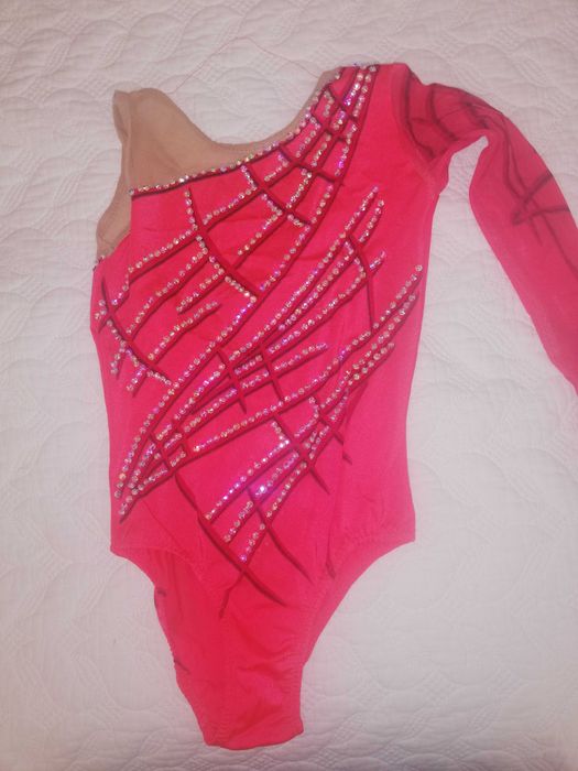 Трико художествена гимнастика