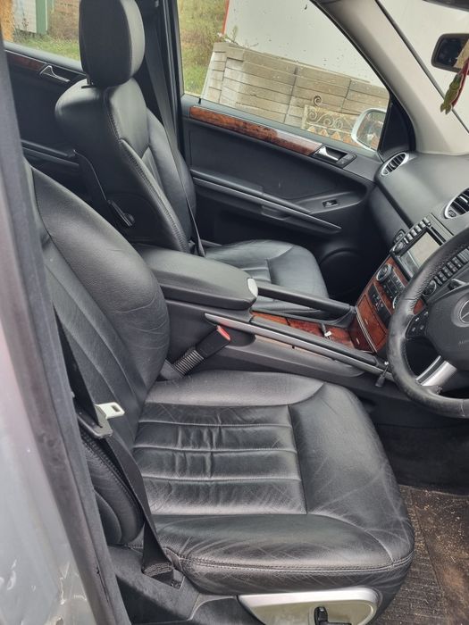 Vând caroserie Mercedes ML 320