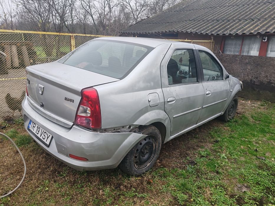 Dacia Logan avariata