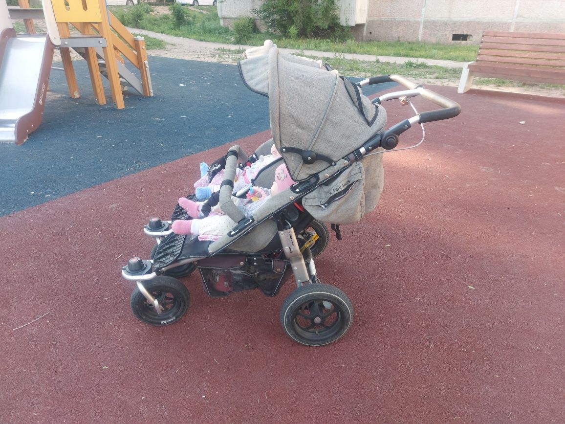 Детская коляска для двойни или погодок