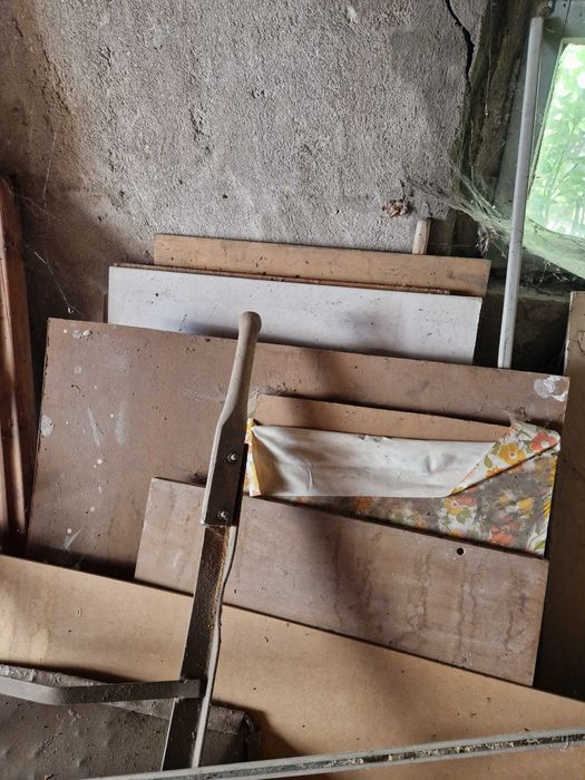 Продавам сух дървен материал