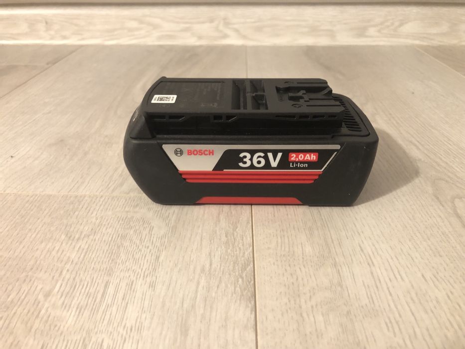 Set acumulator Bosch 36V plus incarcator