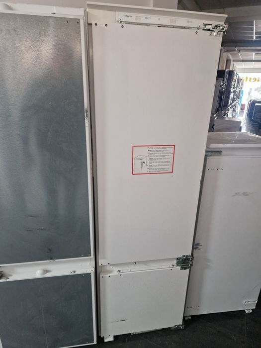 Хладилник за вграждане Miele A++