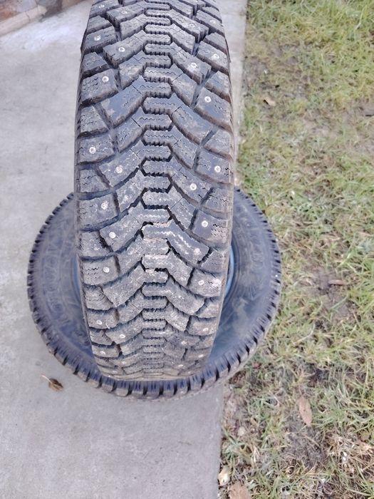 Комплект новых зимних шин на шевроле кобальт