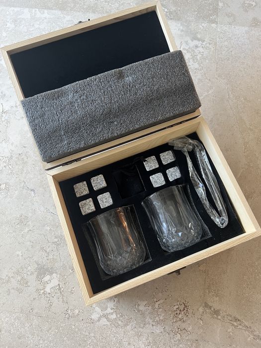 Set pentru whisky | Pahare, clește și pietre din granit