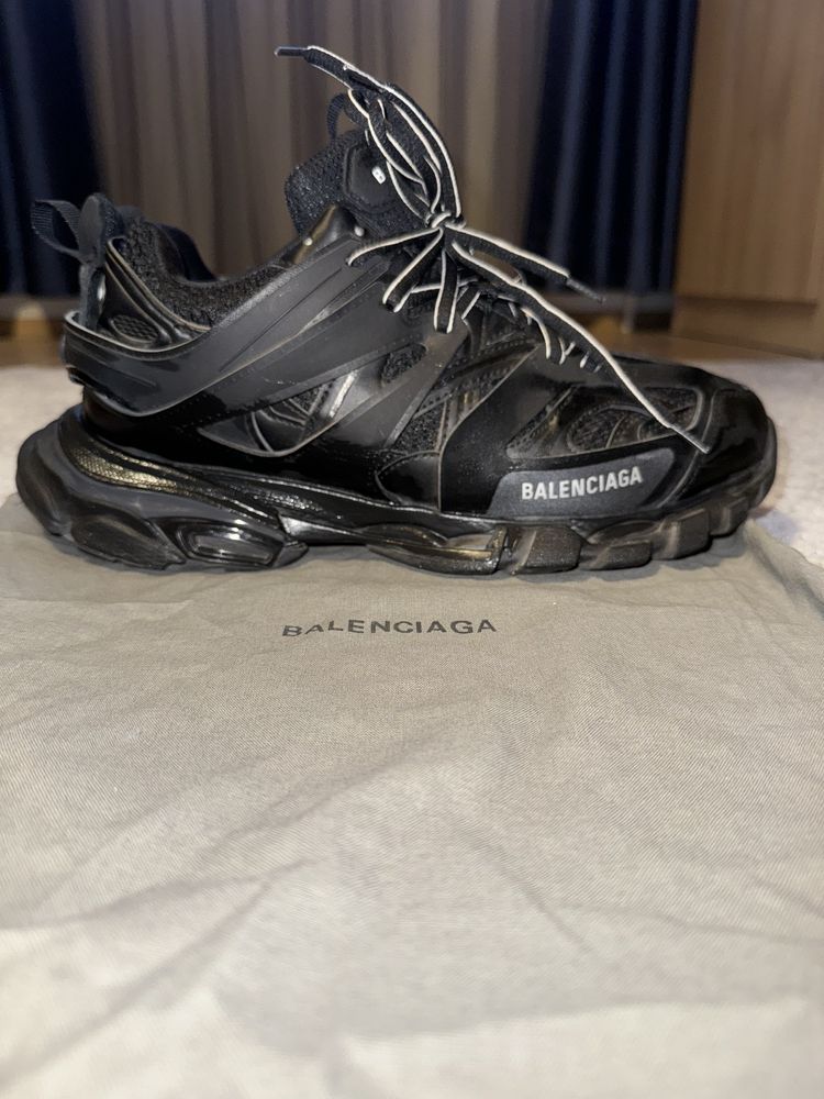 Balenciaga track triple black