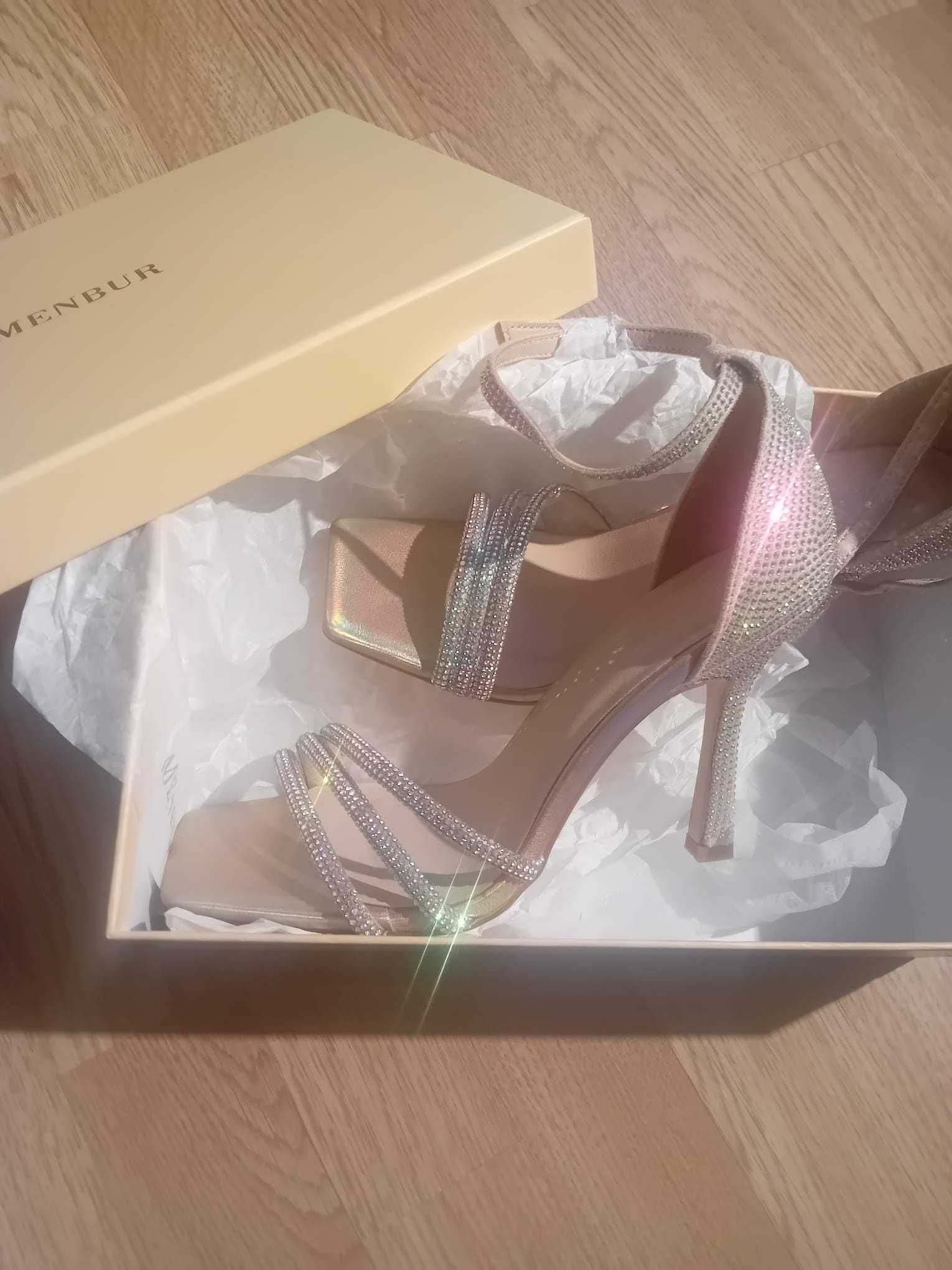 Sanda eleganta cu strasuri