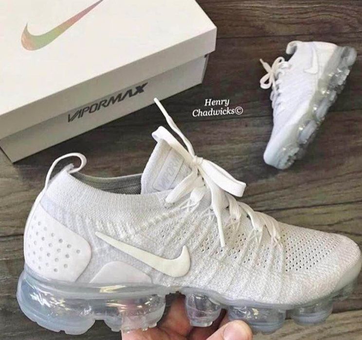 Adidasi Nike noi