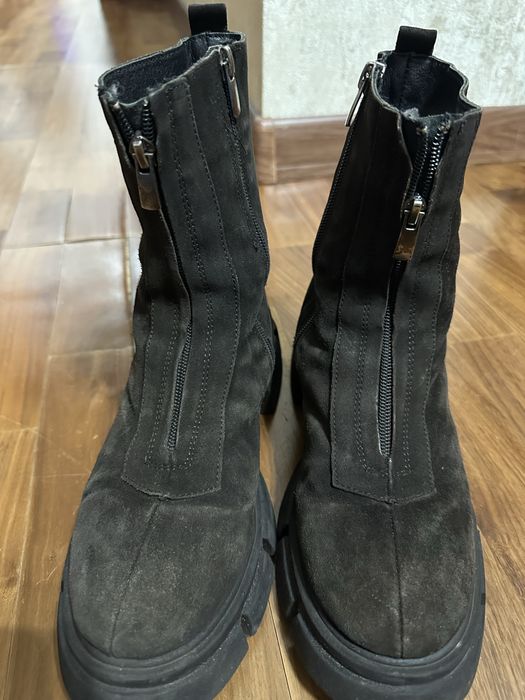 Ботинки замшевые