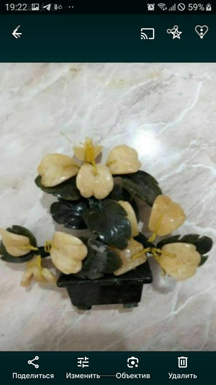 Цветы из натурального камня нефрита