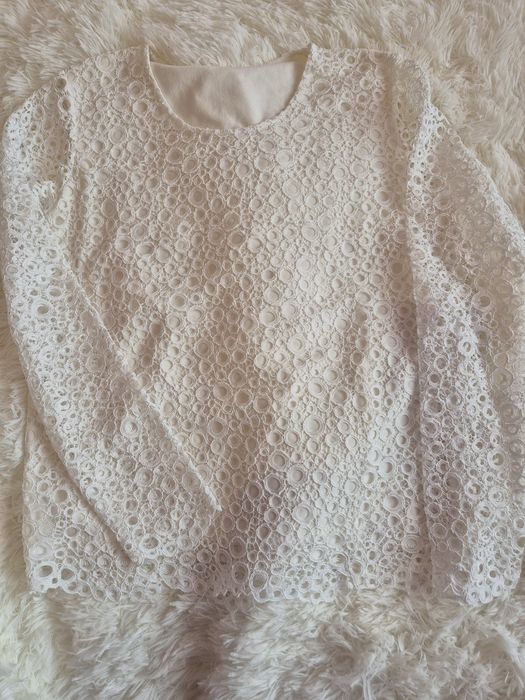 Бяла дантелена блуза