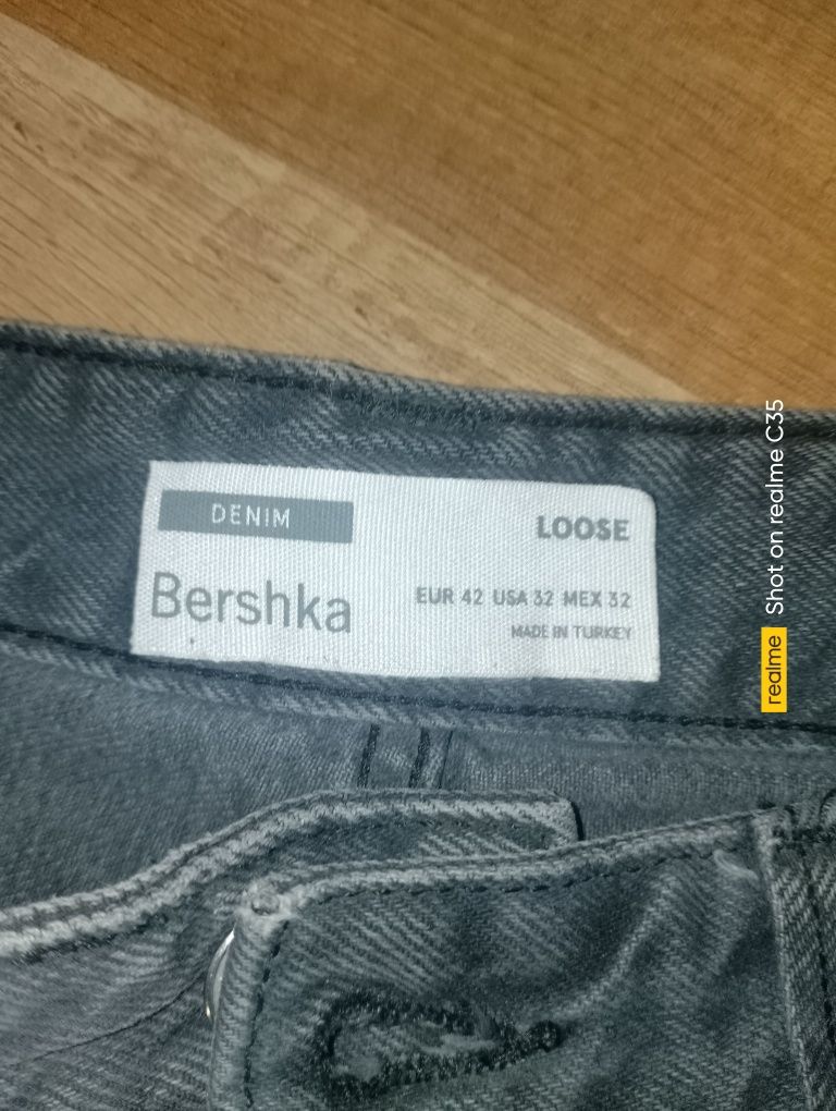 Унисекс дънки Bershka