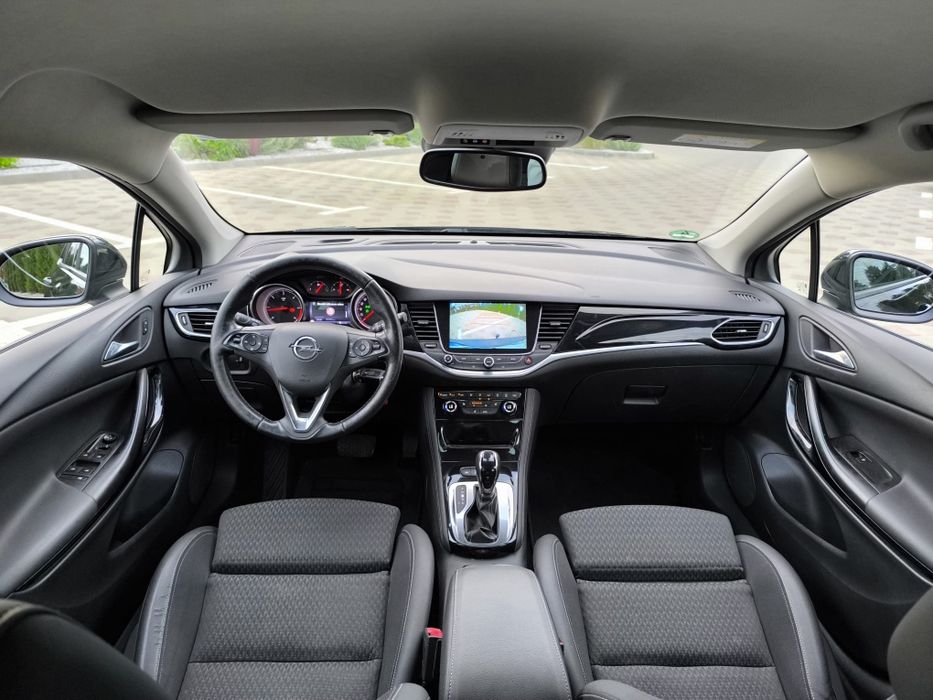 Astra k An 2018 automat in perfecta stare