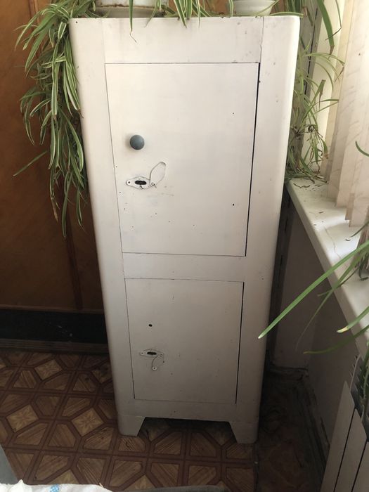 Продаю сейфы б/у.