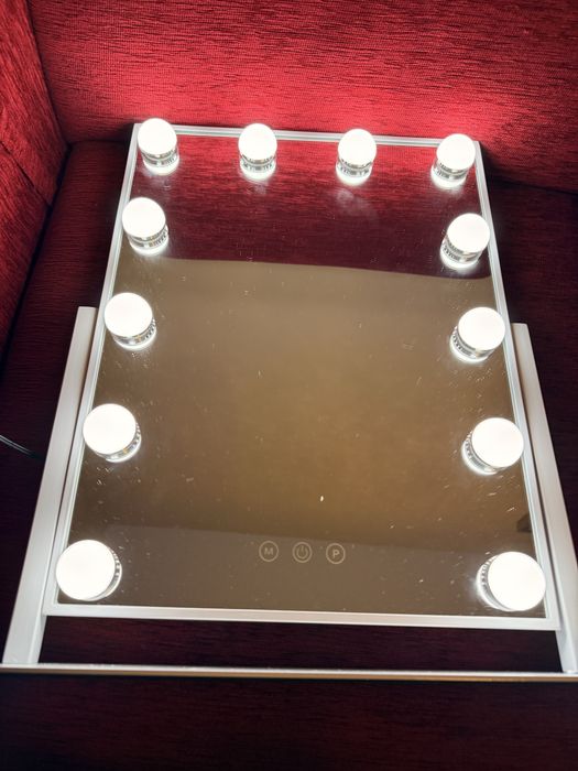 Огледало за грим