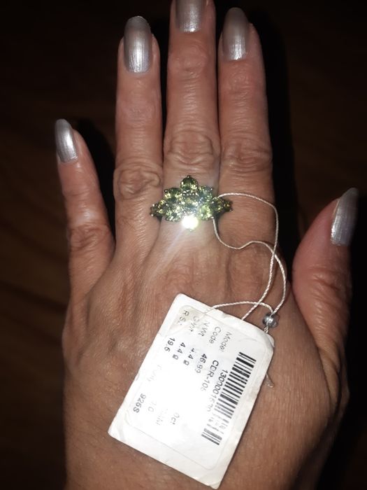 Продам кольцо новое!