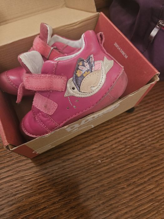 Ghete ghetute fete fetite piele ddstep 23 putin folosite (2-3 ori)