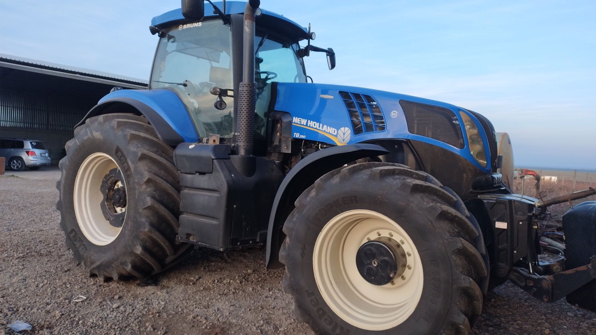 Tractor   New holland t8.390