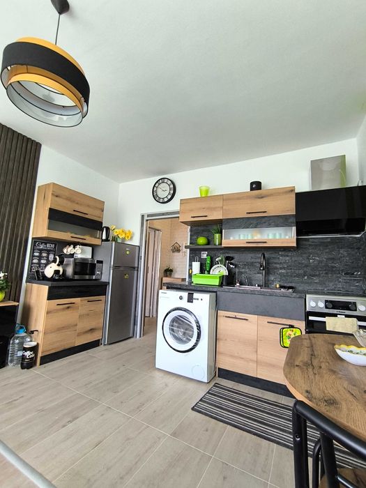 Дава се под наем Двустаен апартамент в Перник, Изток - 47 кв.м за 357 € - Снимка #1