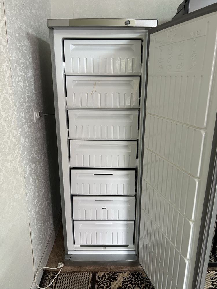 Морозильник indesit