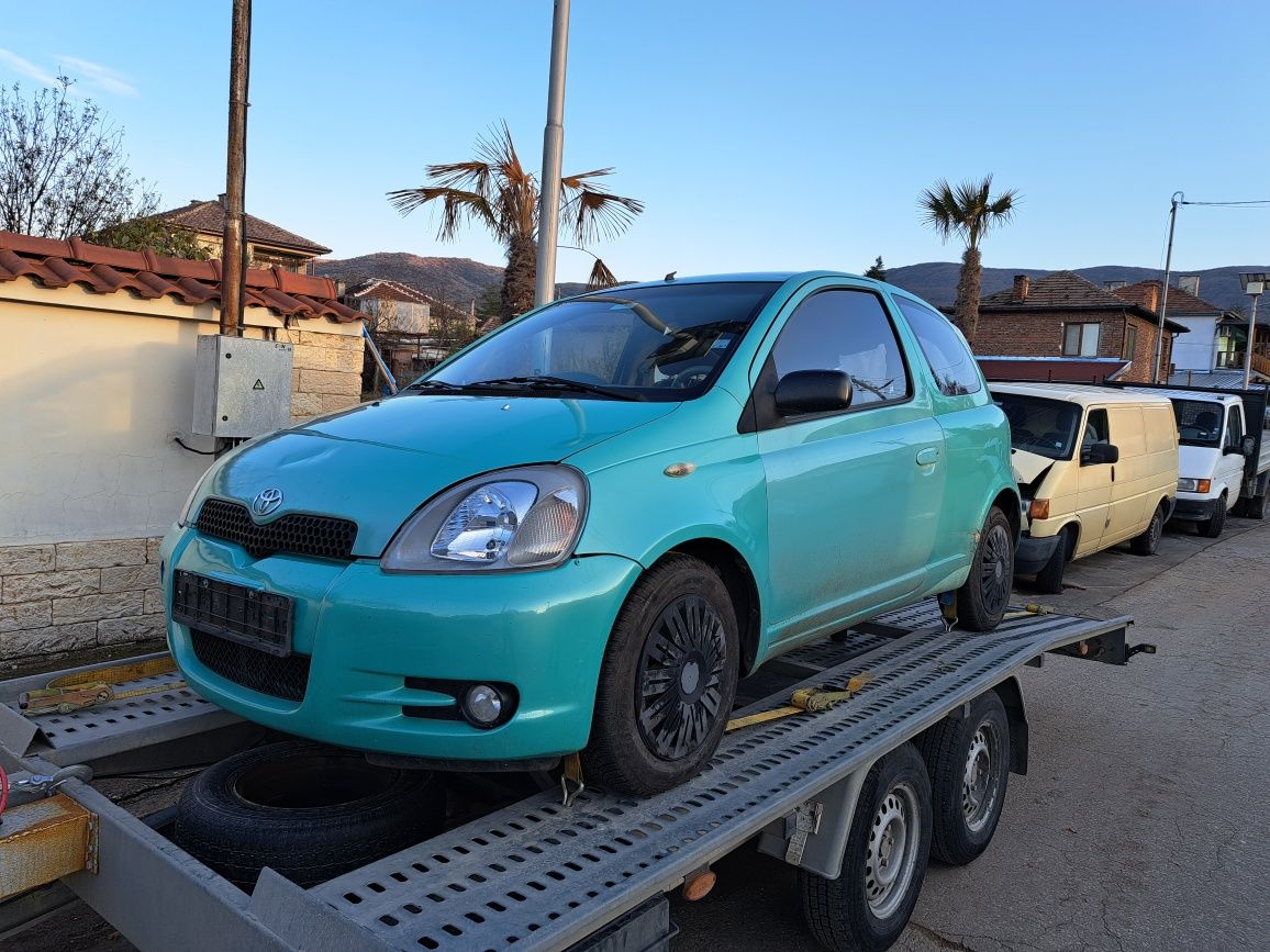 Toyota yaris 1.0i на части