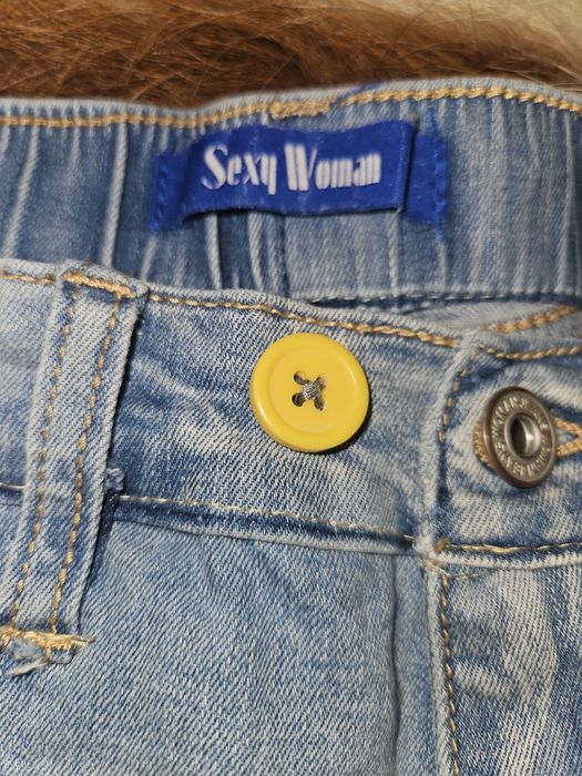 Vand blugi de dama S cu craniu