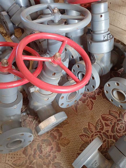 Продам Задвижки ЗМС 65х21  Планшайбы флянцы 65х21