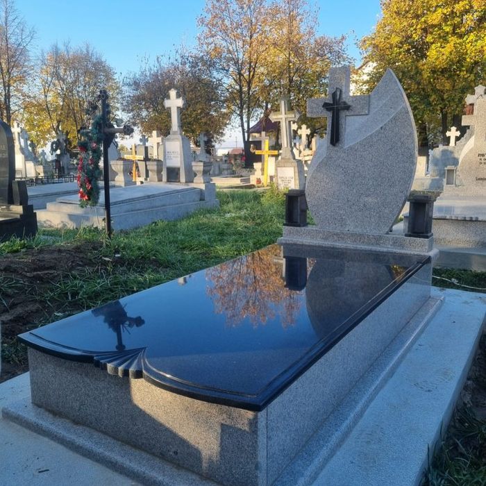 Monumente funerare diferite modele