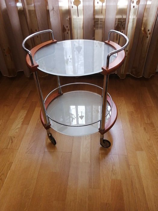 журнальный столик на колесах