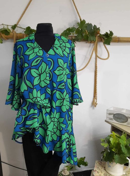 Блузи на Lucy, чисто нови